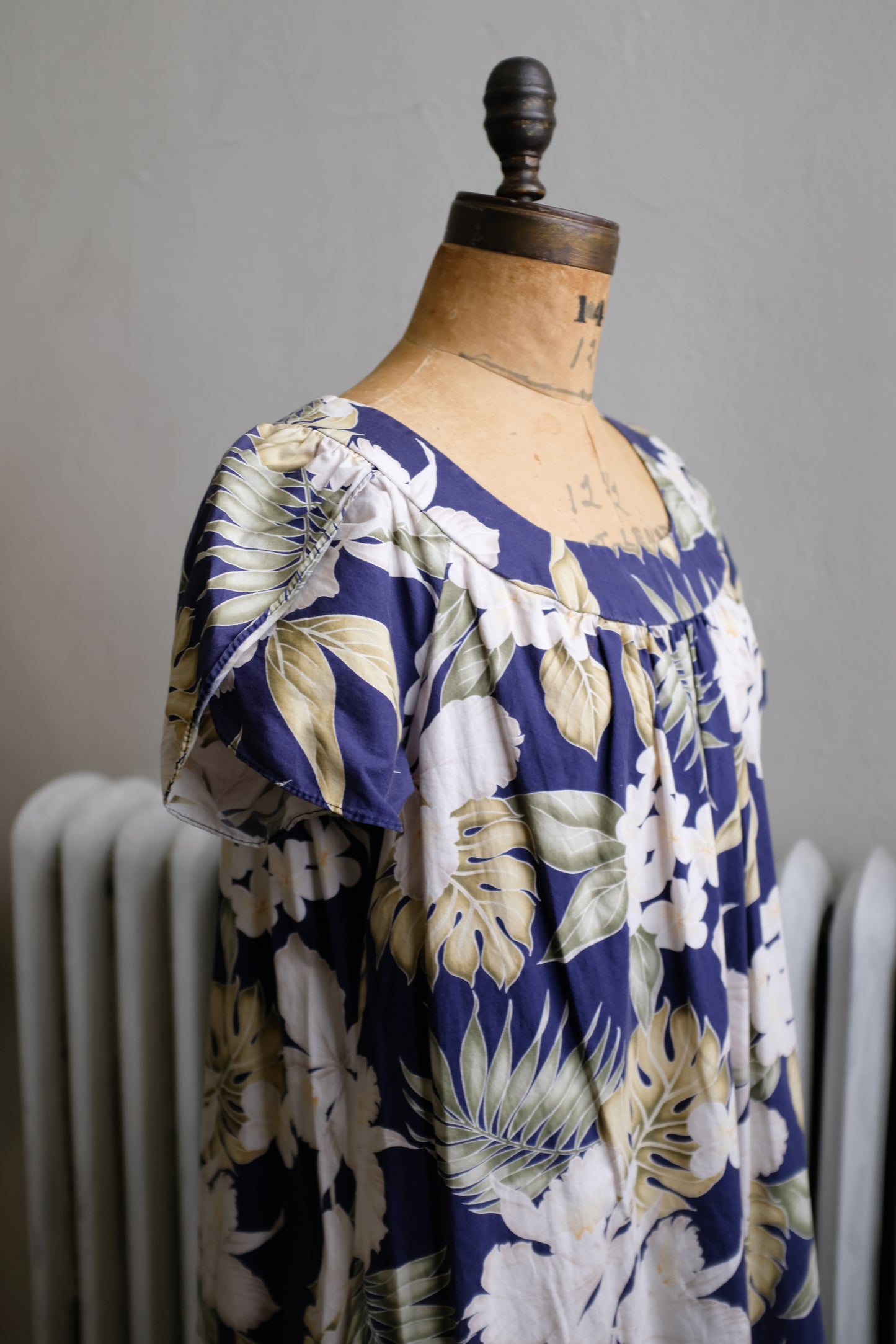 1980s Hawaiian Dress