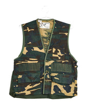 Load image into Gallery viewer, Duck Bay Woodland Camo Vest
