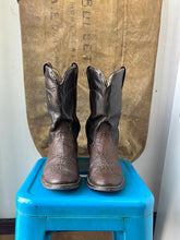 Load image into Gallery viewer, Laredo Roper Boots - Brown - Size 7 M 8.5 W
