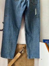 Load image into Gallery viewer, Levi&#39;s 550 Orange Tab 34x30
