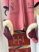 Load image into Gallery viewer, 1970s Northern Sun Arctic Parka w/Gloves
