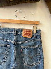 Load image into Gallery viewer, 1990s Levi&#39;s 517 29x31
