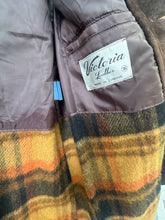 Load image into Gallery viewer, 1970s Victoria Leather Trench
