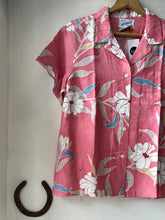 Load image into Gallery viewer, 1960s Hawaiian Shirt

