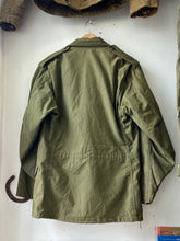 Load image into Gallery viewer, 1972 U.S.Army M65 Field Jacket
