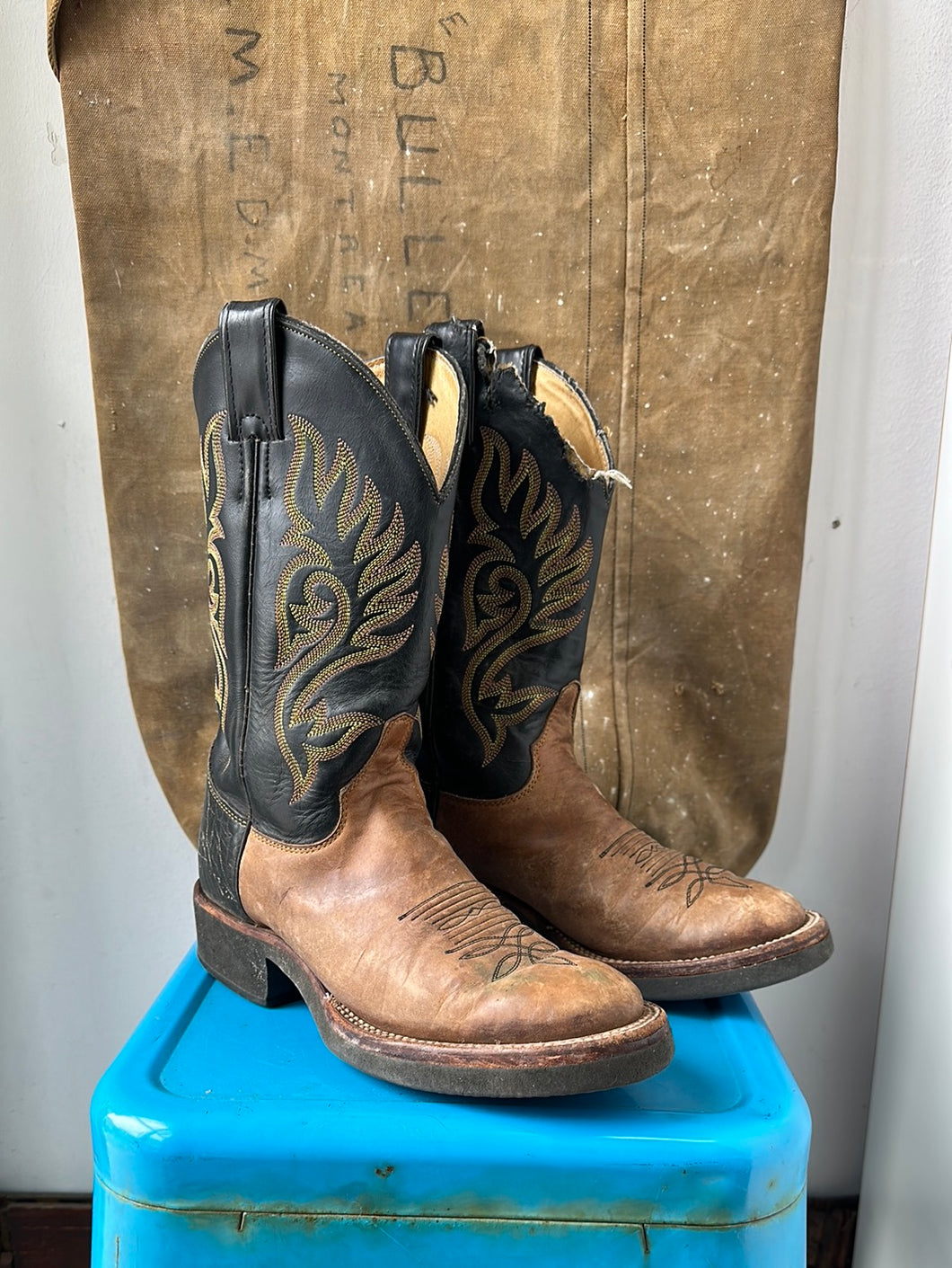 Justin Cowboy Boots - Black/Brown - Size 7.5 M 9 W