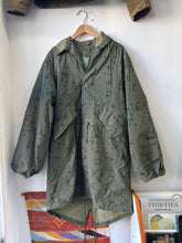 Load image into Gallery viewer, 1989 U.S. Military Night Desert Camo Parka with 1984 Liner
