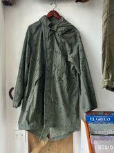 Load image into Gallery viewer, 1984 U.S. Military Night Camo Parka
