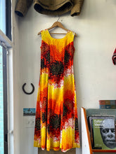 Load image into Gallery viewer, 1960s Fely’s Barkcloth Hawaiian Dress
