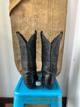 Load image into Gallery viewer, Justin Cowboy Boots - Black - Size 8 M 9.5 W
