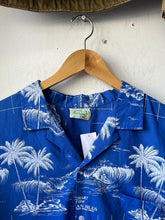 Load image into Gallery viewer, 1980s Jade Fashions Hawaiian Shirt

