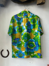 Load image into Gallery viewer, 1960s/&#39;70s Pomare Tahiti Hawaiian Shirt
