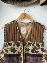 Load image into Gallery viewer, 1980s Sportflite Camo Hunting Vest
