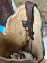 Load image into Gallery viewer, Justin Cowboy Boots - Brown - Size 6.5 W
