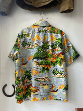 Load image into Gallery viewer, 1970s/&#39;80s Van Cort Hawaiian Shirt
