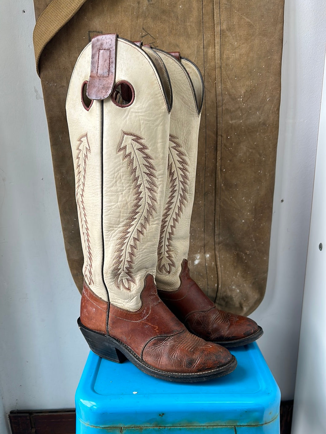 Olathe Cowboy Boots - Tall Cream/Brown - Size 7.5 W