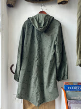 Load image into Gallery viewer, 1984 U.S. Military Night Camo Parka
