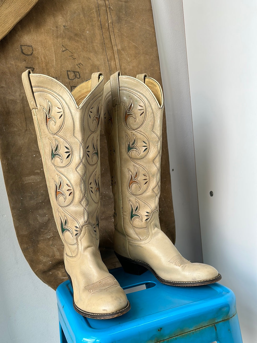 ACME Cowboy Boots - Tall Cream - Size 7.5 M - 9 W