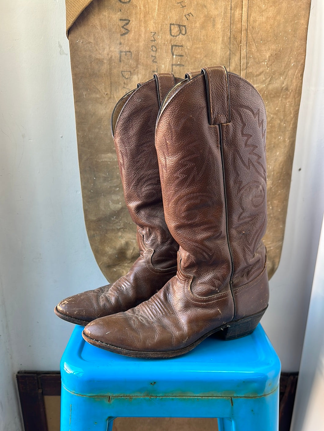 Justin Cowboy Boots - Brown - Size 6.5 M 8 W