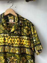 Load image into Gallery viewer, 1960s Ui Maikai Hawaiian Shirt
