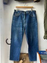 Load image into Gallery viewer, Levi&#39;s 550 Orange Tab 36x30
