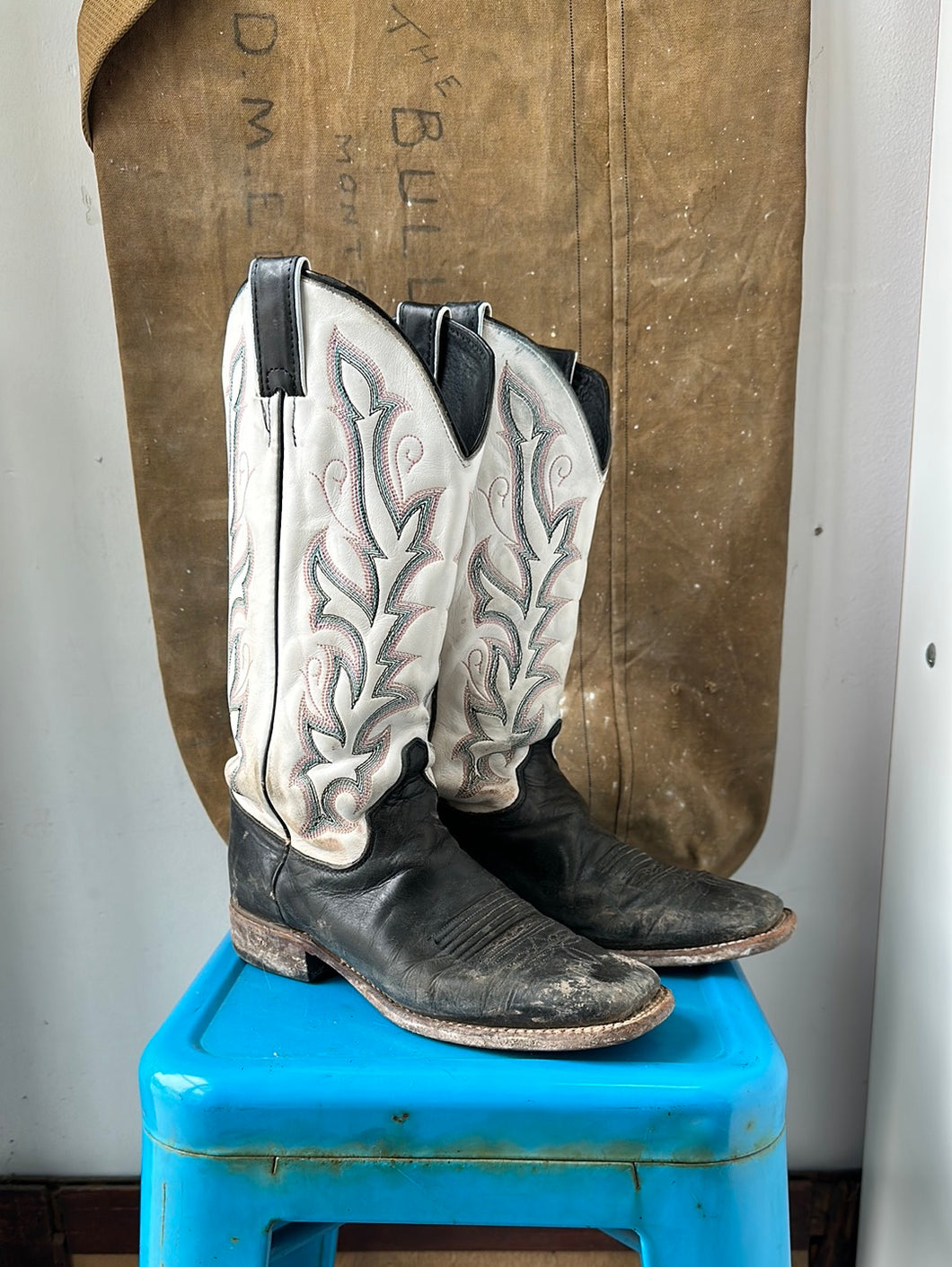 Justin Cowboy Boots - Black/White - Size 8 M 9.5 W