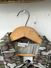 Load image into Gallery viewer, 1980s Hunting Camo Jacket
