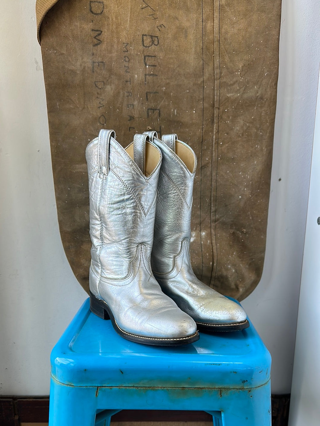 Laredo Cowboy Boots - Silver - Size 6 M - 7.5 W