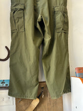 Load image into Gallery viewer, 1974 US Army M-65 Cargo Trousers
