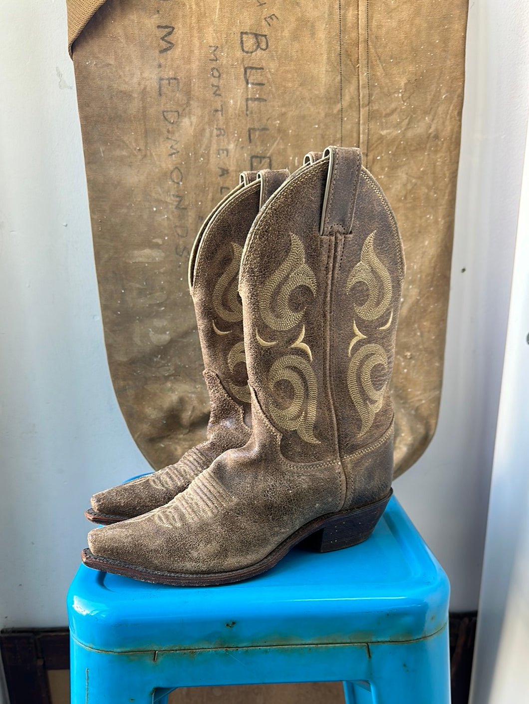 Justin Cowboy Boots - Brown - Size 7.5 M 9 W