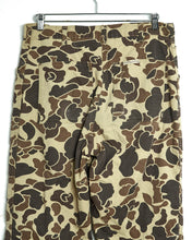 Load image into Gallery viewer, 1980s Insulated Walls Duck Camo Trousers Size 33
