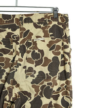 Load image into Gallery viewer, 1980s Insulated Walls Duck Camo Trousers Size 33
