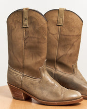 Load image into Gallery viewer, Dingo Cowboy Boots - Tall Light Brown Size 11
