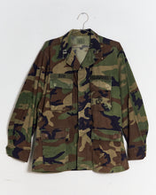 Load image into Gallery viewer, 1995 US Marines Woodland Coat
