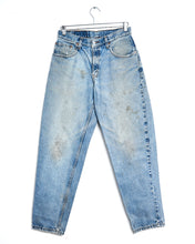 Load image into Gallery viewer, Levi&#39;s 560 - 28x32
