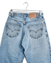 Load image into Gallery viewer, Levi&#39;s 560 - 28x32
