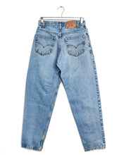 Load image into Gallery viewer, Levi&#39;s 560 - 28x32
