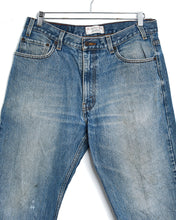 Load image into Gallery viewer, 1990s Levi&#39;s Regular Fit - 34x29
