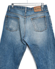 Load image into Gallery viewer, 1990s Levi&#39;s Regular Fit - 34x29
