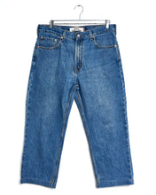 Load image into Gallery viewer, 1990s Levi&#39;s Slim Straight - 36x25
