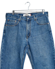 Load image into Gallery viewer, 1990s Levi&#39;s Slim Straight - 36x25
