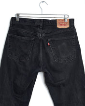 Load image into Gallery viewer, 1990s Levi&#39;s Straight Leg - 32x26 - Black

