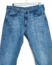 Load image into Gallery viewer, Wranglers - Relaxed Fit 36x28.5
