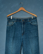 Load image into Gallery viewer, 1970s Levi’s Action Denim - 35x33.5
