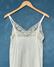 Load image into Gallery viewer, 1990s FM Lingerie Lace Slip
