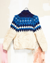 Load image into Gallery viewer, 1960s/70s Blue &amp; White Curling Sweater

