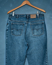 Load image into Gallery viewer, 1980s Levis 619 - 32x29
