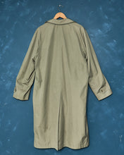 Load image into Gallery viewer, 1980s London Fog Trench Coat w/ Liner
