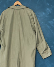 Load image into Gallery viewer, 1980s London Fog Trench Coat w/ Liner
