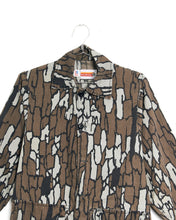 Load image into Gallery viewer, 1970s/80s Winchester Trebark Camo Shirt
